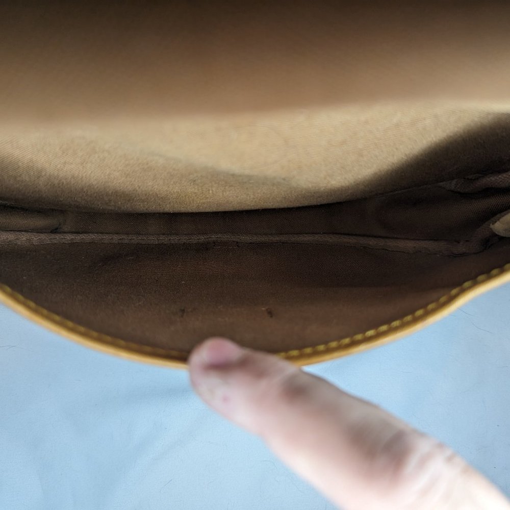 LOUIS VUITTON Saumur 35 Saddlebag - Picture 11 of 13